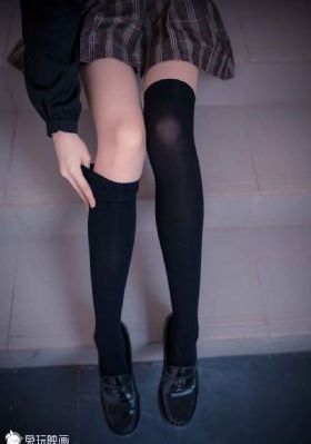 强睡年轻的女经理