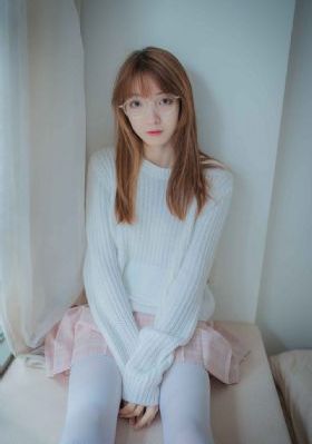 和两个小婕子做受hd