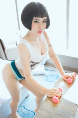 多人舌头伺候她h