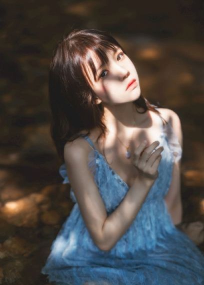 红色机尾